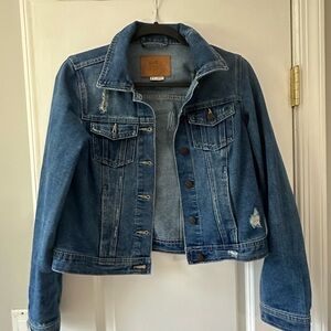 Classic Blue Jean Jacket with Sturdy Construction